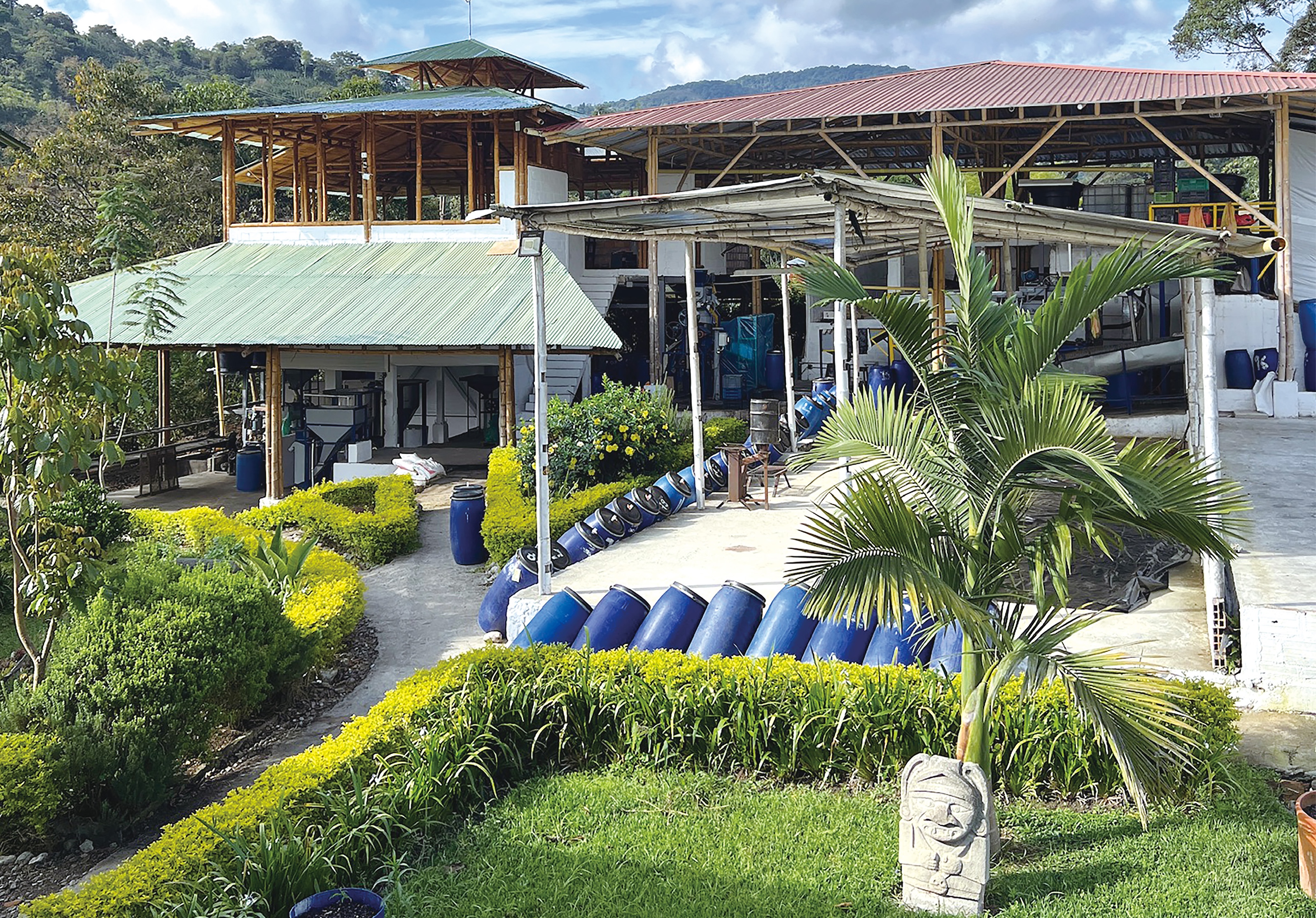 豊かな自然に囲まれたセレサ農園・研究所